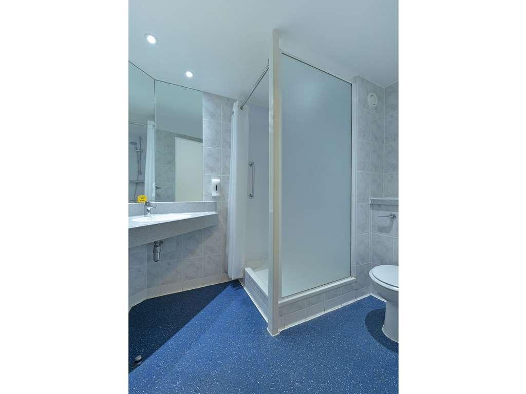 Travelodge Redhill Redhill  Room photo